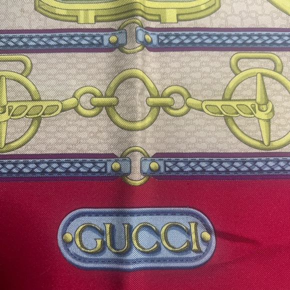 🔥Gucci RARE Horsebit Silk Scarf🔥 - Picture 3 of 7